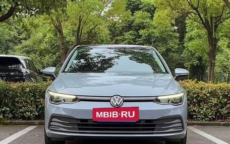 Volkswagen Golf VIII, 2023 год, 1 950 000 рублей, 2 фотография