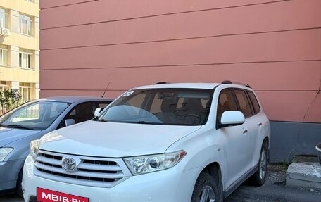 Toyota Highlander III, 2012 год, 1 990 000 рублей, 3 фотография
