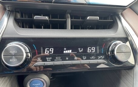 Toyota Venza, 2021 год, 4 000 000 рублей, 11 фотография
