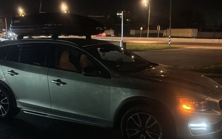 Volvo V60 Cross Country II, 2016 год, 2 500 000 рублей, 8 фотография