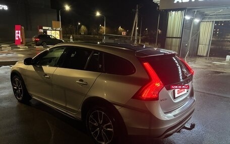 Volvo V60 Cross Country II, 2016 год, 2 500 000 рублей, 6 фотография