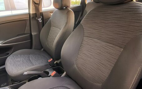 Hyundai Solaris II рестайлинг, 2015 год, 780 000 рублей, 9 фотография