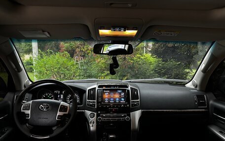 Toyota Land Cruiser 200, 2013 год, 4 300 000 рублей, 32 фотография