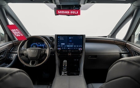 Toyota Alphard, 2024 год, 10 890 000 рублей, 12 фотография