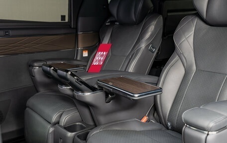 Toyota Alphard, 2024 год, 10 890 000 рублей, 21 фотография