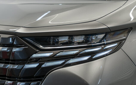 Toyota Alphard, 2024 год, 10 890 000 рублей, 34 фотография