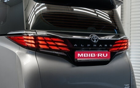 Toyota Alphard, 2024 год, 10 890 000 рублей, 35 фотография