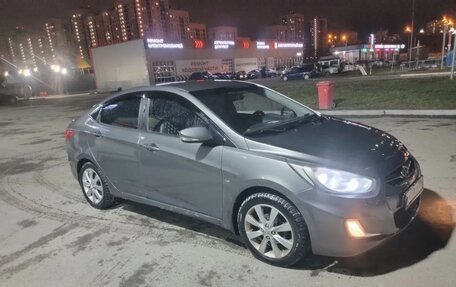 Hyundai Solaris II рестайлинг, 2011 год, 600 000 рублей, 4 фотография