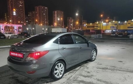 Hyundai Solaris II рестайлинг, 2011 год, 600 000 рублей, 3 фотография