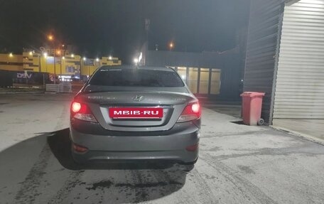 Hyundai Solaris II рестайлинг, 2011 год, 600 000 рублей, 2 фотография