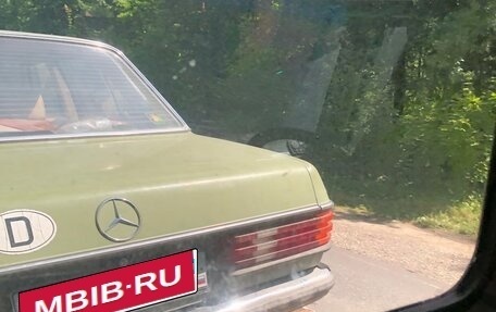 Mercedes-Benz W123, 1982 год, 105 000 рублей, 1 фотография
