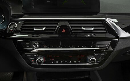 BMW 5 серия, 2017 год, 2 919 000 рублей, 13 фотография