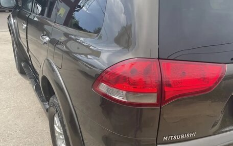 Mitsubishi Pajero Sport II рестайлинг, 2013 год, 2 250 000 рублей, 2 фотография