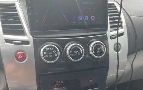 Mitsubishi Pajero Sport II рестайлинг, 2013 год, 2 250 000 рублей, 7 фотография
