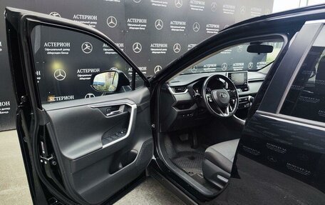 Toyota RAV4, 2019 год, 2 700 000 рублей, 12 фотография