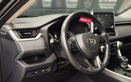 Toyota RAV4, 2019 год, 2 700 000 рублей, 15 фотография