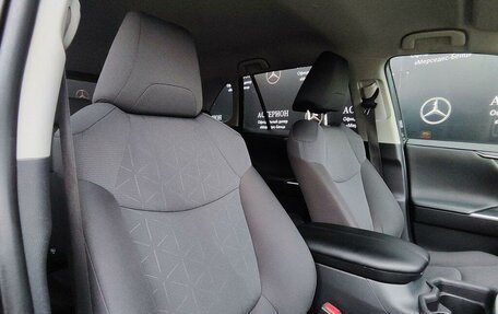 Toyota RAV4, 2019 год, 2 700 000 рублей, 30 фотография