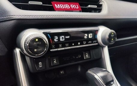 Toyota RAV4, 2019 год, 2 700 000 рублей, 25 фотография