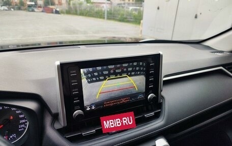 Toyota RAV4, 2019 год, 2 700 000 рублей, 24 фотография