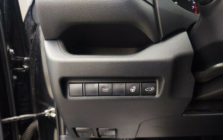 Toyota RAV4, 2019 год, 2 700 000 рублей, 33 фотография