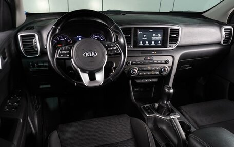 KIA Sportage IV рестайлинг, 2019 год, 2 049 000 рублей, 6 фотография