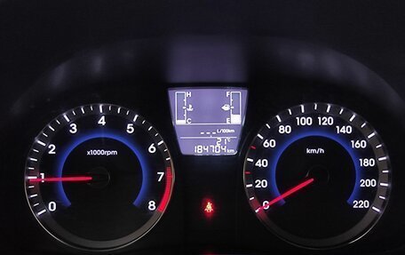 Hyundai Solaris II рестайлинг, 2015 год, 855 000 рублей, 16 фотография