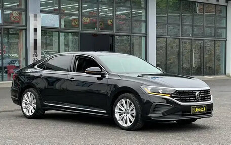 Volkswagen Passat B8 рестайлинг, 2023 год, 1 690 000 рублей, 2 фотография
