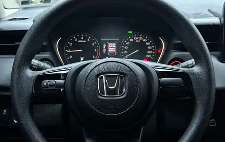 Honda Vezel, 2023 год, 1 335 000 рублей, 15 фотография