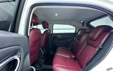 Honda Vezel, 2023 год, 1 335 000 рублей, 5 фотография