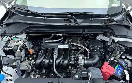 Honda Vezel, 2023 год, 1 335 000 рублей, 21 фотография