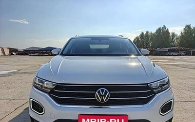 Volkswagen T-Roc I, 2023 год, 1 350 000 рублей, 1 фотография