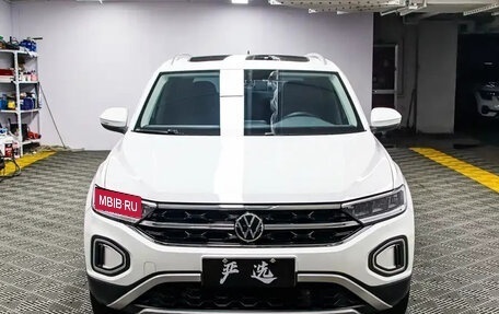 Volkswagen T-Roc I, 2023 год, 1 450 000 рублей, 1 фотография
