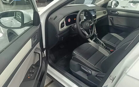 Volkswagen T-Roc I, 2026 год, 2 000 000 рублей, 12 фотография