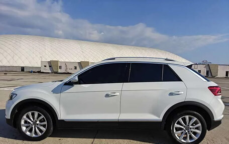 Volkswagen T-Roc I, 2023 год, 1 350 000 рублей, 5 фотография