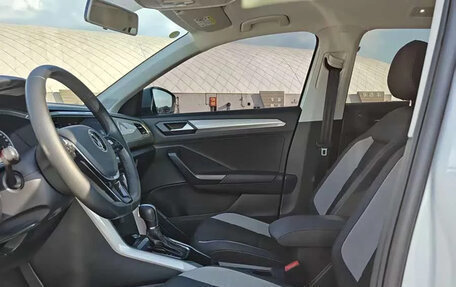 Volkswagen T-Roc I, 2023 год, 1 350 000 рублей, 11 фотография