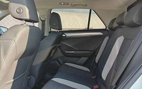 Volkswagen T-Roc I, 2023 год, 1 350 000 рублей, 20 фотография