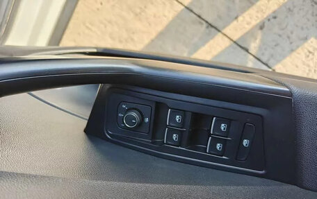 Volkswagen T-Roc I, 2023 год, 1 350 000 рублей, 17 фотография