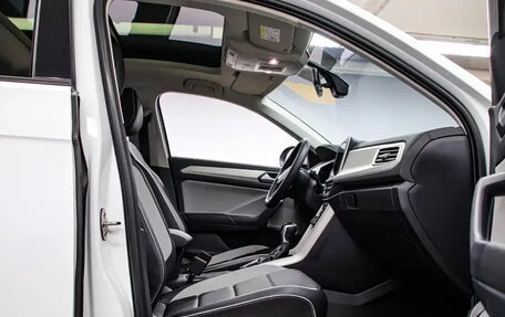 Volkswagen T-Roc I, 2023 год, 1 450 000 рублей, 9 фотография