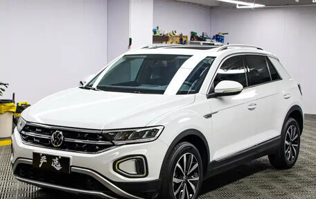 Volkswagen T-Roc I, 2023 год, 1 450 000 рублей, 3 фотография