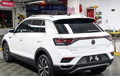 Volkswagen T-Roc I, 2023 год, 1 450 000 рублей, 4 фотография