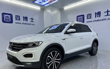 Volkswagen T-Roc I, 2023 год, 1 490 000 рублей, 3 фотография