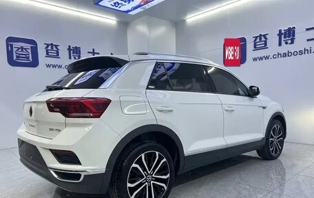 Volkswagen T-Roc I, 2023 год, 1 490 000 рублей, 5 фотография
