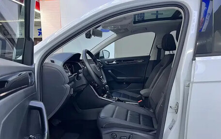 Volkswagen T-Roc I, 2023 год, 1 490 000 рублей, 8 фотография
