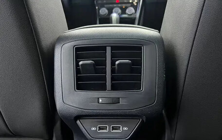 Volkswagen T-Roc I, 2023 год, 1 490 000 рублей, 18 фотография
