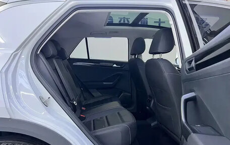 Volkswagen T-Roc I, 2023 год, 1 490 000 рублей, 19 фотография