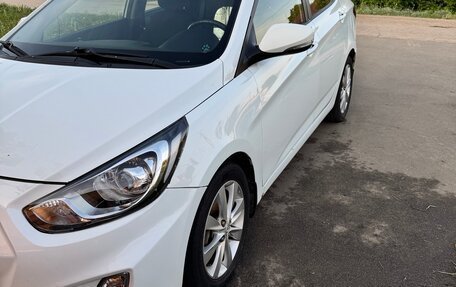 Hyundai Solaris II рестайлинг, 2011 год, 705 000 рублей, 3 фотография