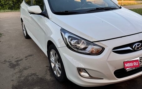 Hyundai Solaris II рестайлинг, 2011 год, 705 000 рублей, 2 фотография