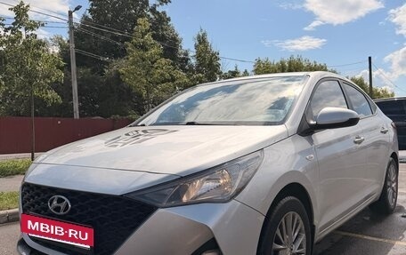 Hyundai Solaris II рестайлинг, 2021 год, 1 400 000 рублей, 5 фотография