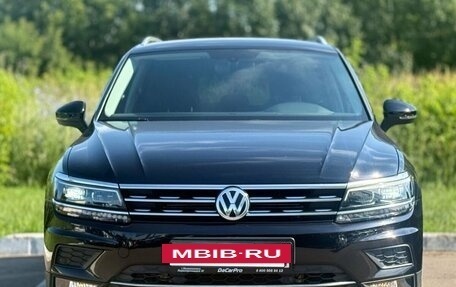 Volkswagen Tiguan II, 2017 год, 2 450 000 рублей, 3 фотография