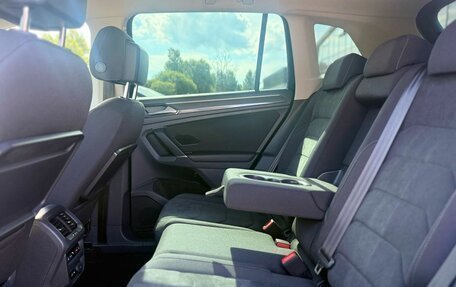 Volkswagen Tiguan II, 2017 год, 2 450 000 рублей, 28 фотография
